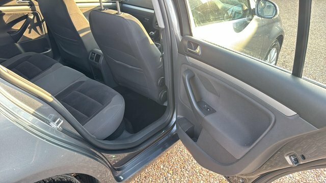 Volkswagen Golf 1.6 Tdi Se Euro 5 Red #16