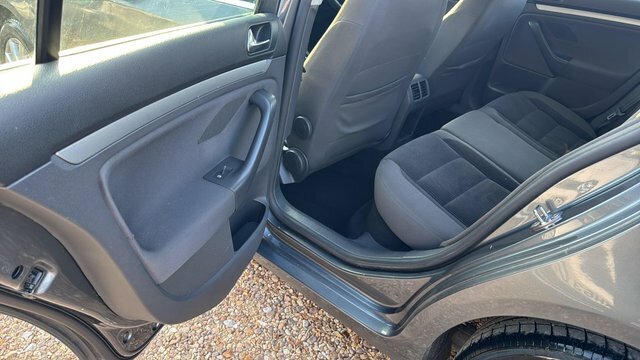 Volkswagen Golf 1.6 Tdi Se Euro 5 Red #30