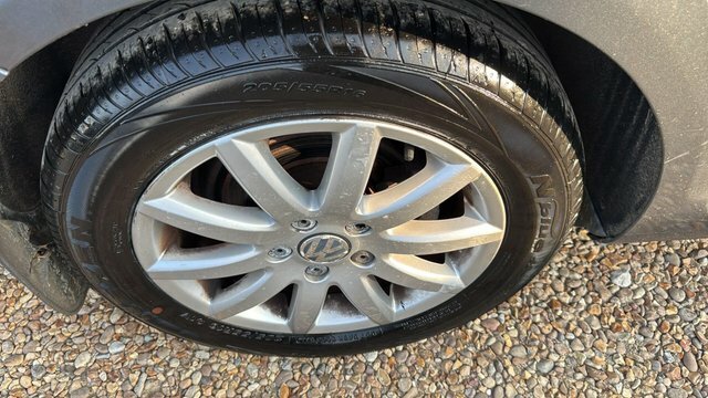Volkswagen Golf 1.6 Tdi Se Euro 5 Red #24