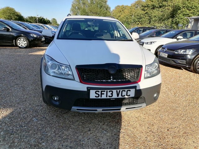 Skoda Octavia 2.0 Tdi Scout Dsg 4Wd Euro 5 White #2