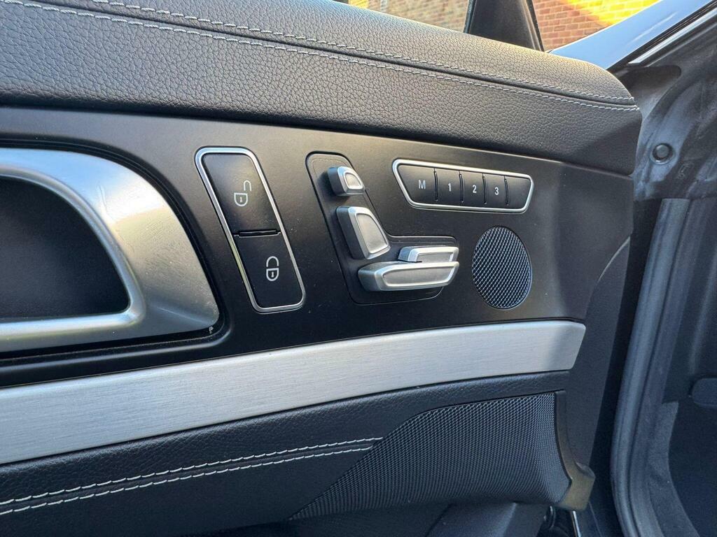 Mercedes-Benz SL Class 2015 5.5 Sl63 V8 Amg Convertible Spds M Black #14