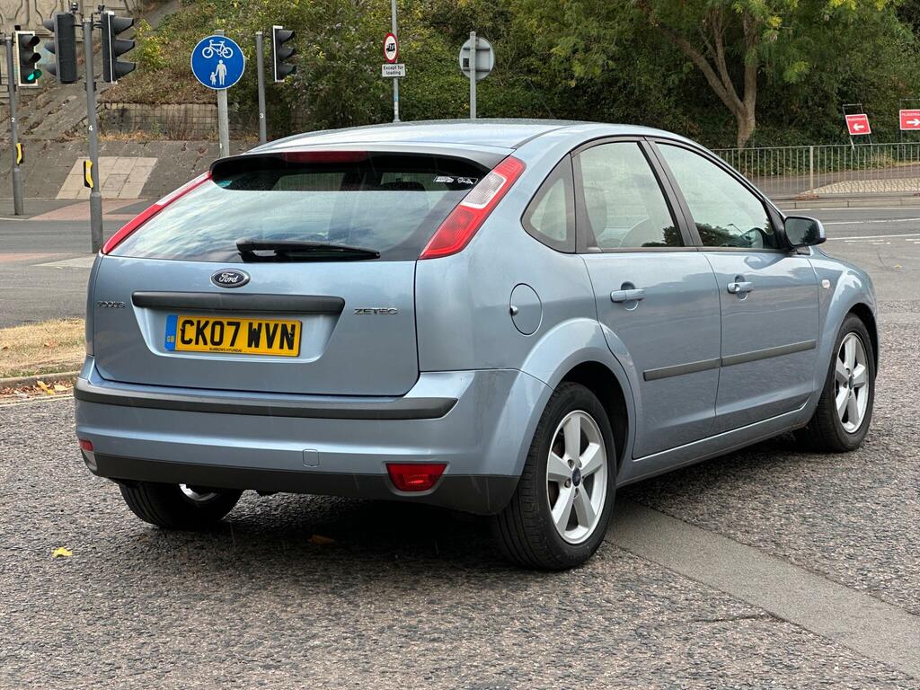 Ford Focus 1.6 Zetec Climate CK07WVN Blue #5