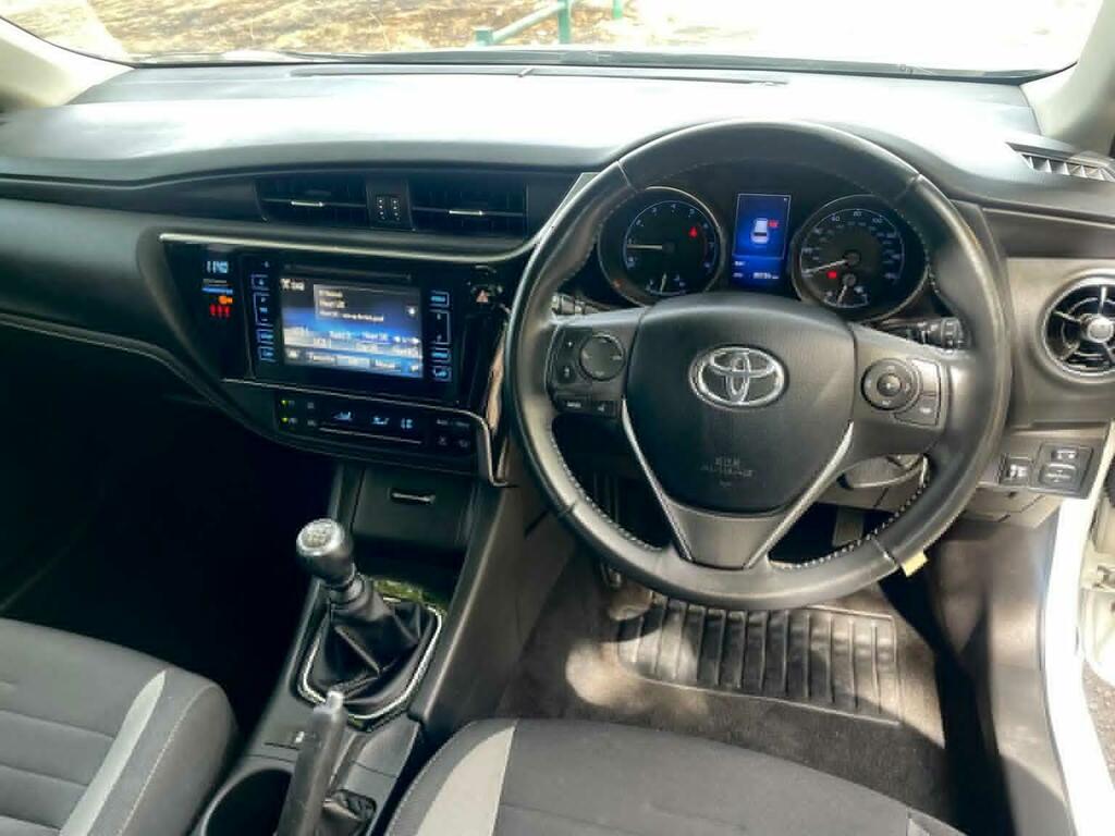 Toyota Auris 1.8 Vvt-h Excel Cvt Euro 6 Ss Silver #8