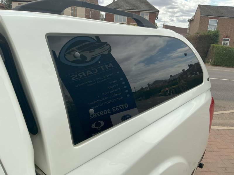 Nissan Navara Dci N-guard White #11