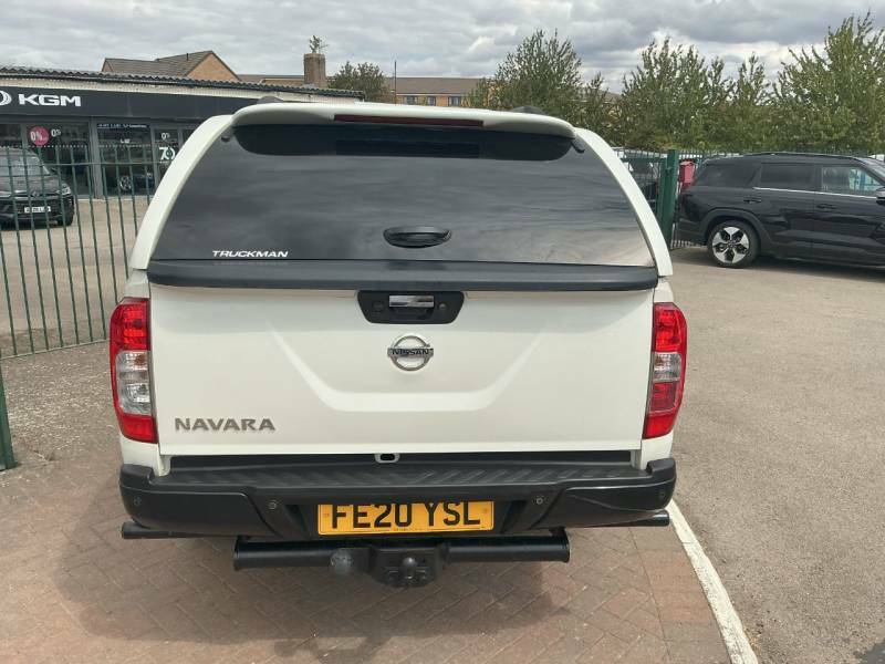 Nissan Navara Double Cab Pick Up N-guard 2.3Dci 190 Tt 4Wd White #4