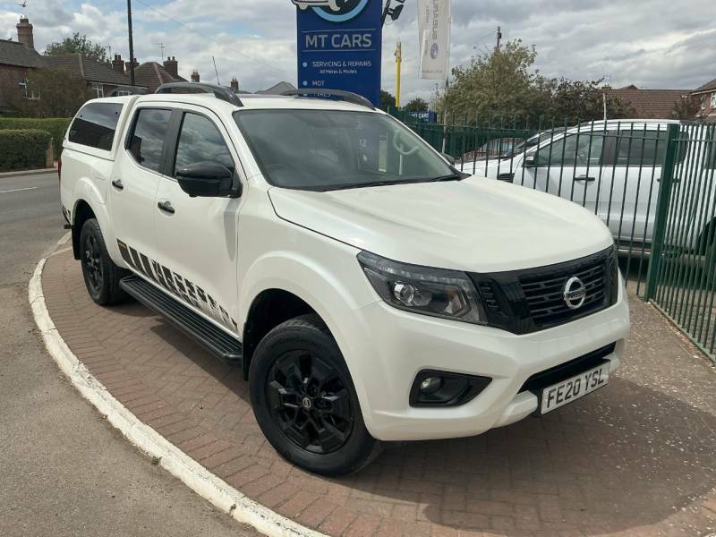 Nissan Navara Double Cab Pick Up N-guard 2.3Dci 190 Tt 4Wd White