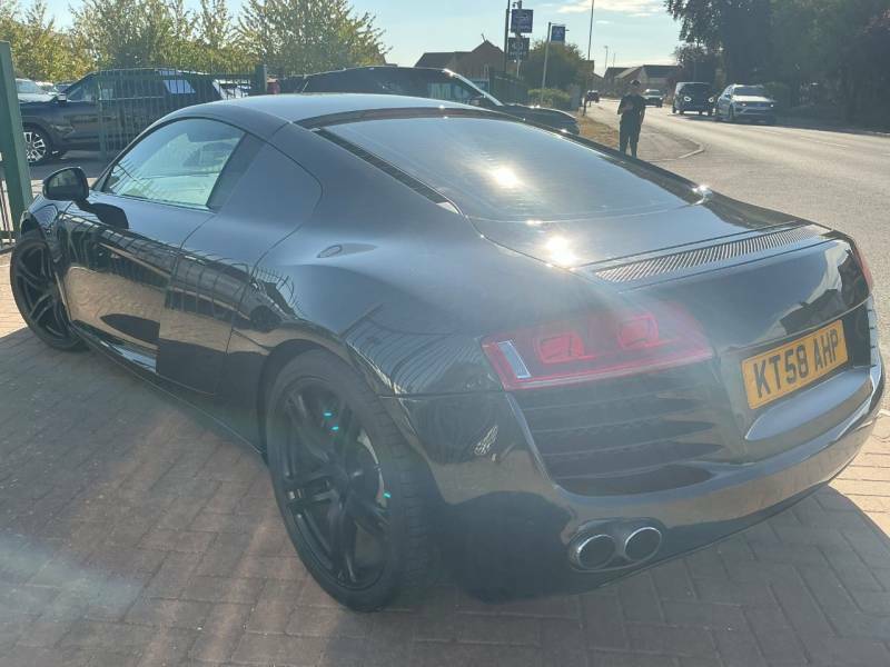 Audi R8 4.2 Fsi Quattro R Tronic Black #4