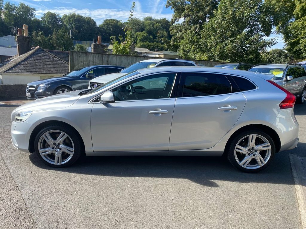 Volvo V40 2018 2.0 D4 R-design Pro Hatchback Manu Silver #2