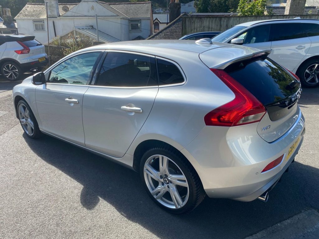 Volvo V40 2018 2.0 D4 R-design Pro Hatchback Manu Silver #3
