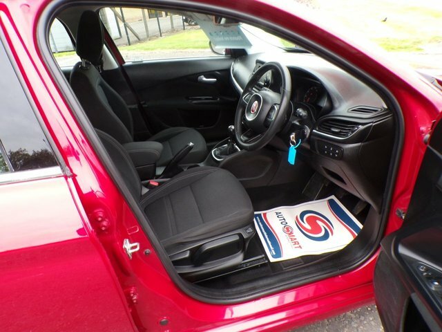Fiat Tipo 2017 1.4 Lounge,2017,sat Nav,reversing Cam,cruise Red #3