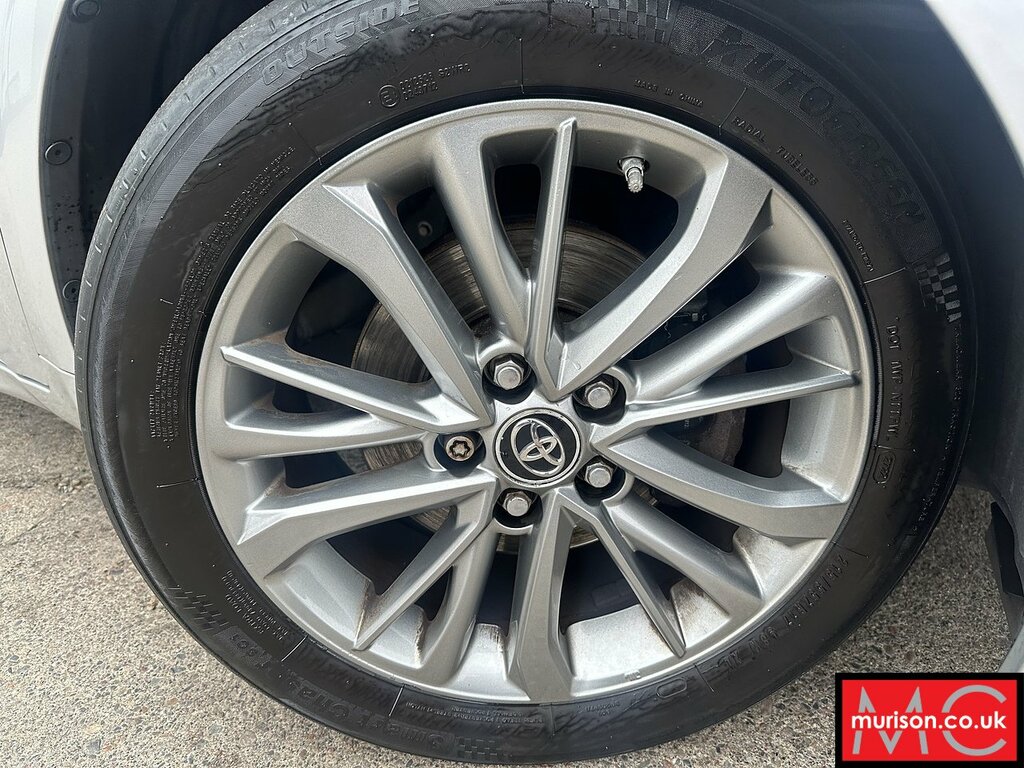 Toyota Avensis V-matic Business Edition Silver #2