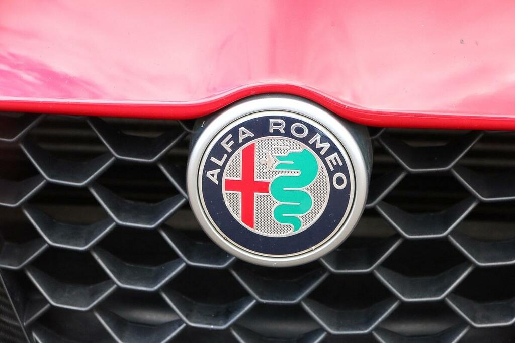 Alfa Romeo Giulia 2.0 Tb 280 Veloce Ti Red #4