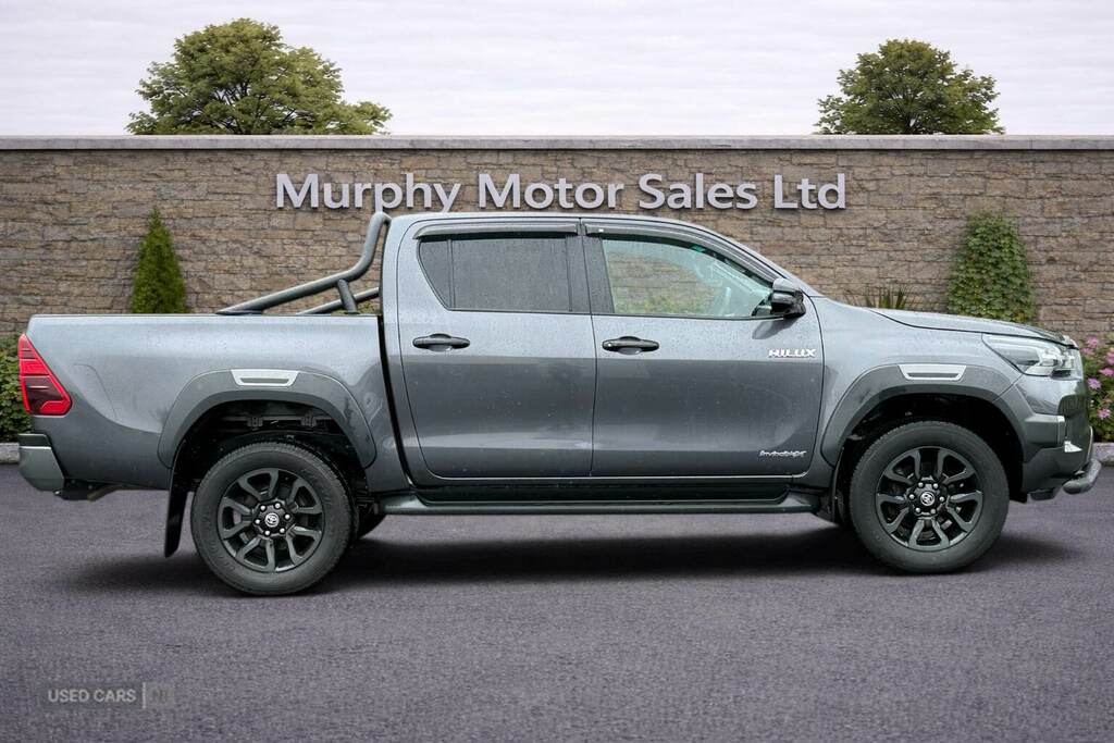 Toyota HILUX Invincible X D Cab Pick Up 2.8 D-4d Grey #2
