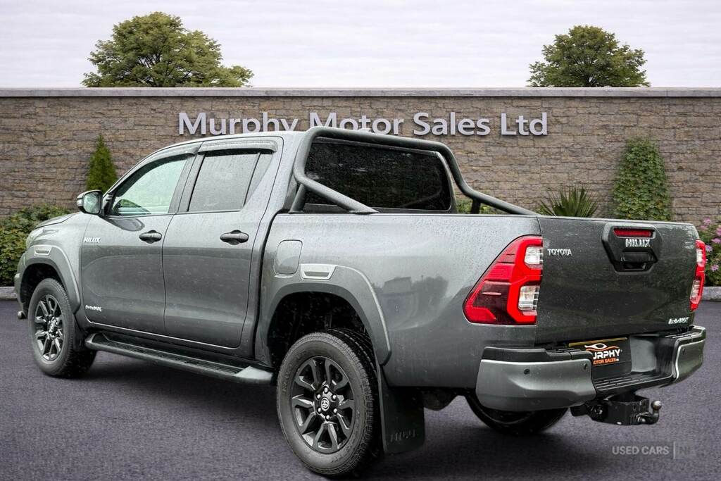 Toyota HILUX Invincible X D Cab Pick Up 2.8 D-4d Grey #4