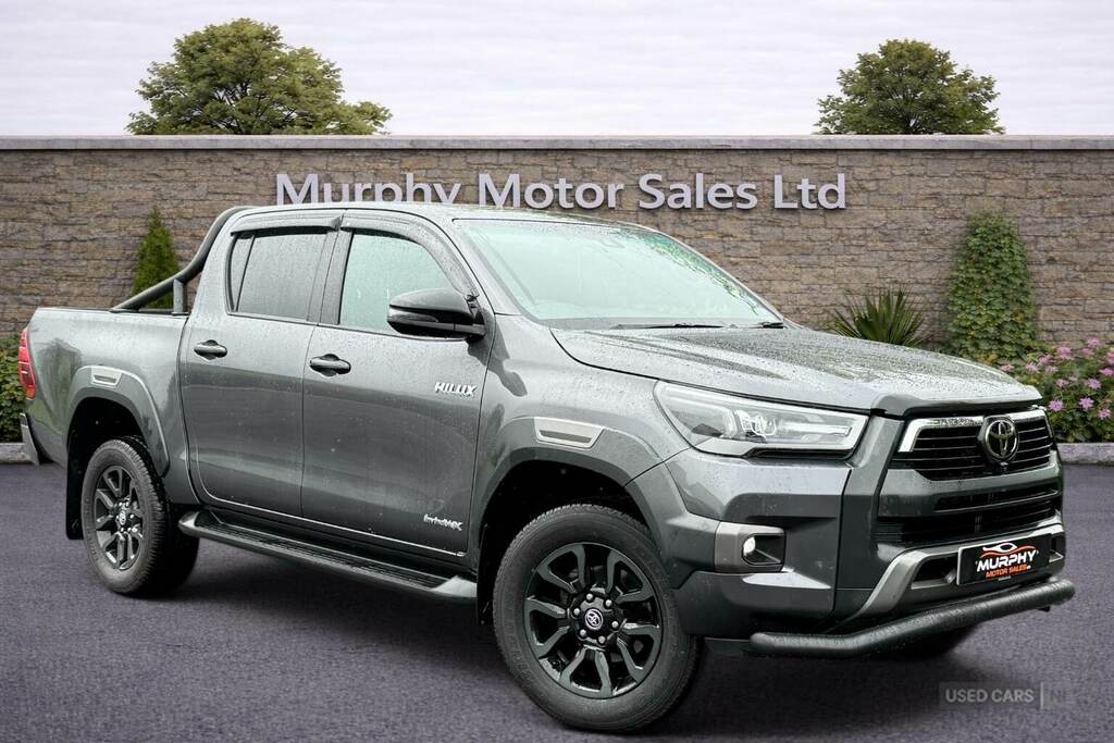 Toyota HILUX Invincible X D Cab Pick Up 2.8 D-4d Grey