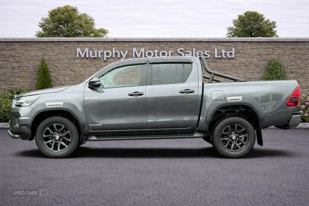 Toyota HILUX Invincible X D Cab Pick Up 2.8 D-4d Grey #3
