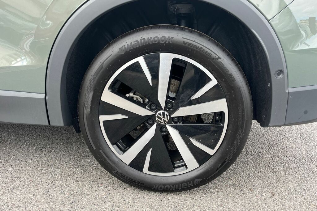 Volkswagen Tiguan 1.5 Etsi 150 Elegance Launch Edition Dsg Black #5