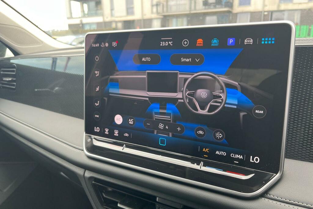 Volkswagen Tiguan 1.5 Etsi 150 Elegance Launch Edition Dsg Black #14