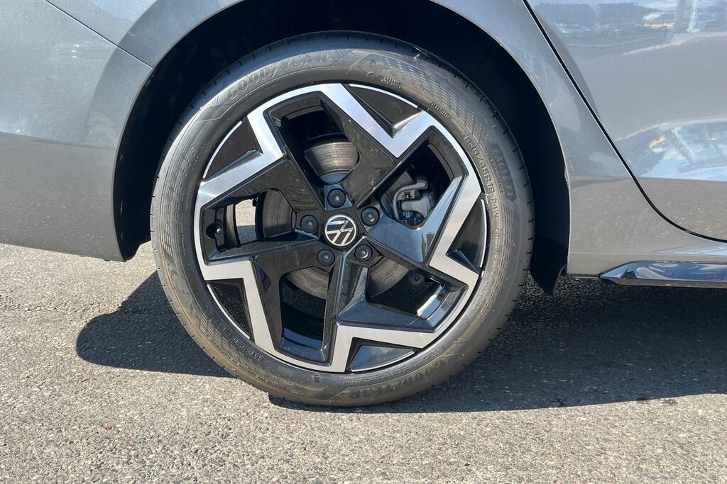 Volkswagen Passat 1.5 Etsi Mhev R-line Estate Hybrid Dsg Grey #5