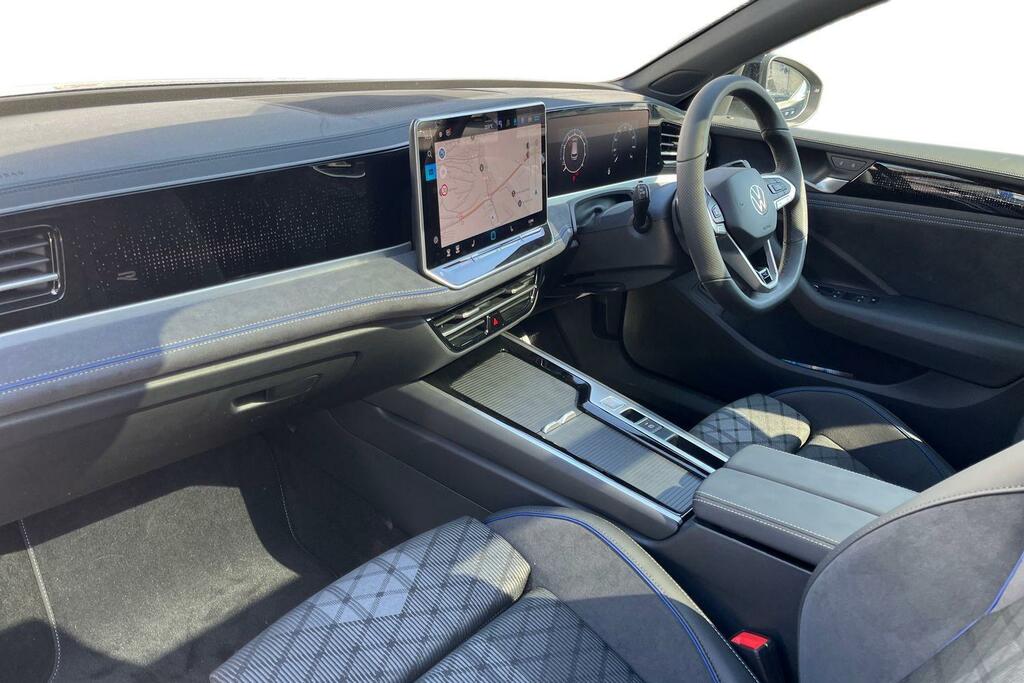 Volkswagen Passat 1.5 Etsi Mhev R-line Estate Hybrid Dsg Grey #2