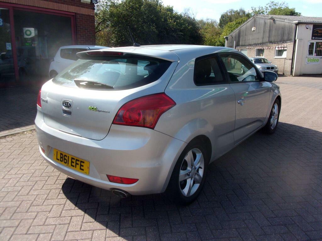 Kia Proceed Hatchback Silver #9