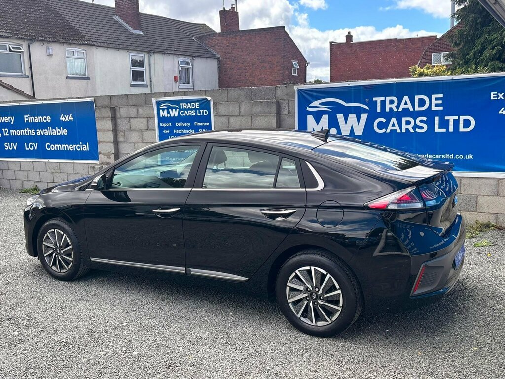 Hyundai Ioniq 38.3Kwh Premium LL22FVT Black #4