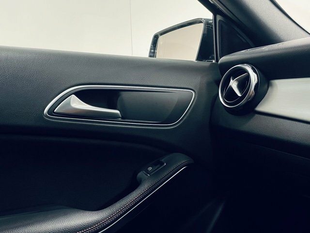 Mercedes-Benz GLA Class 1.3 Gla200 Sport Suv 7G-dct Euro 6 Ss Blue #17