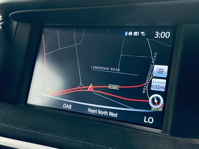 Infiniti Q30 Premium Hatchback Black #2