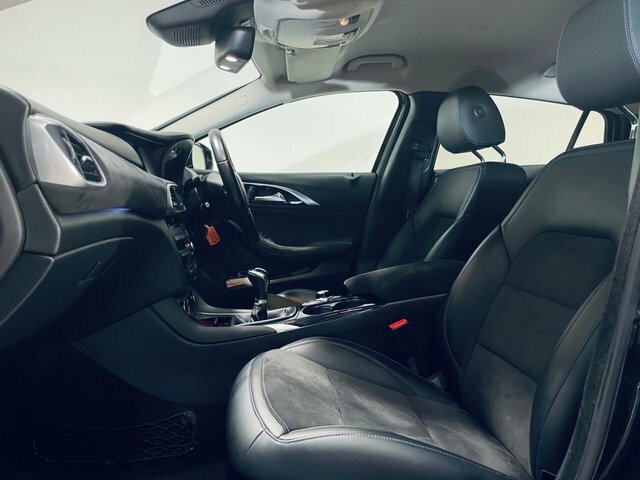 Infiniti Q30 Premium Hatchback Black #5