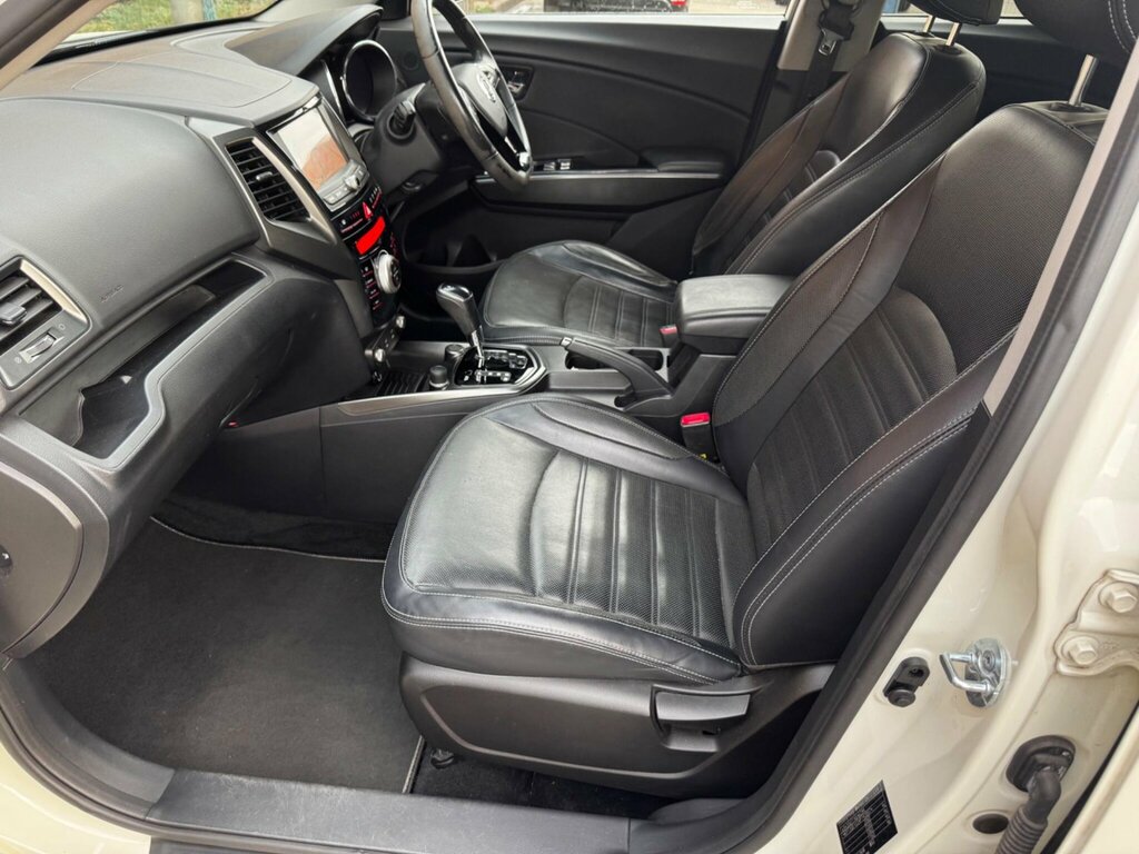 SsangYong Tivoli 1.6 E-xdi Elx Suv Euro 6 115 Ps Silver #38