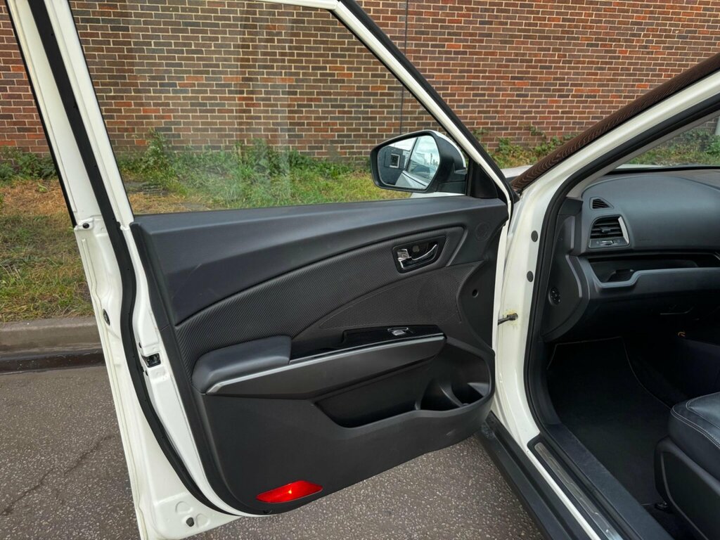 SsangYong Tivoli 1.6 E-xdi Elx Suv Euro 6 115 Ps Silver #28