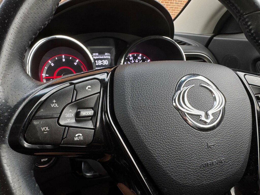 SsangYong Tivoli 1.6 E-xdi Elx Suv Euro 6 115 Ps Silver #25