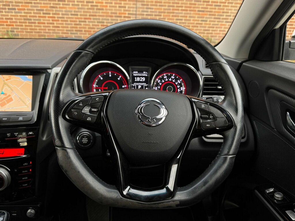 SsangYong Tivoli 1.6 E-xdi Elx Suv Euro 6 115 Ps Silver #37