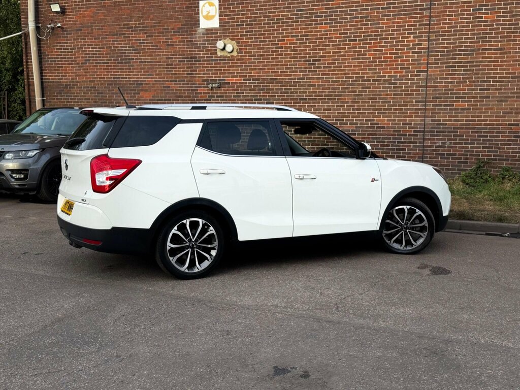 SsangYong Tivoli 1.6 E-xdi Elx Suv Euro 6 115 Ps Silver #11