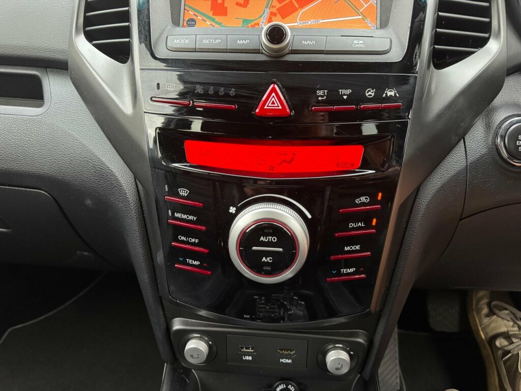 SsangYong Tivoli 1.6 E-xdi Elx Suv Euro 6 115 Ps Silver #35