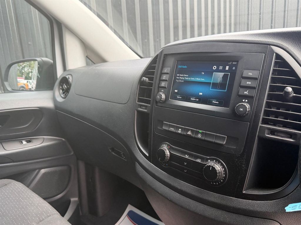Mercedes-Benz Vito 114 Cdi Pro 9-Seater 9G-tronic Silver #19
