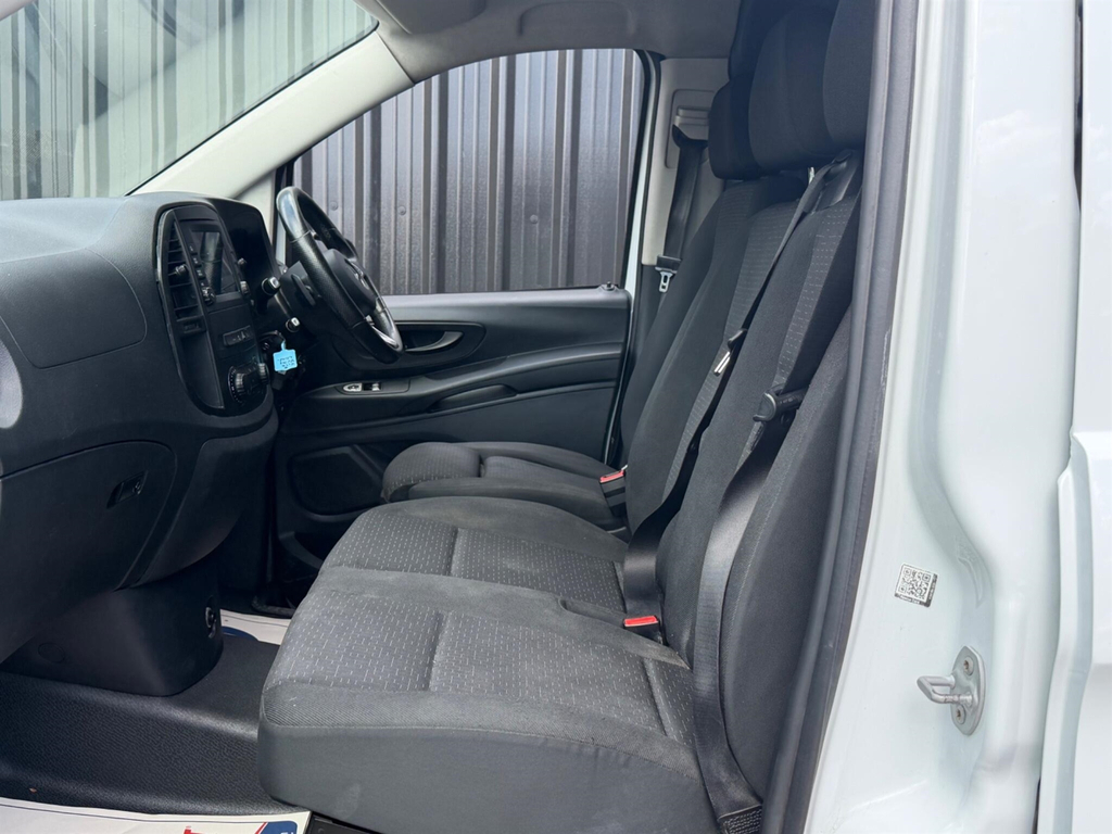 Mercedes-Benz Vito 114 Cdi Pro 9-Seater 9G-tronic Silver #35