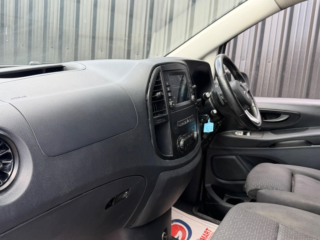 Mercedes-Benz Vito 114 Cdi Pro 9-Seater 9G-tronic Silver #34