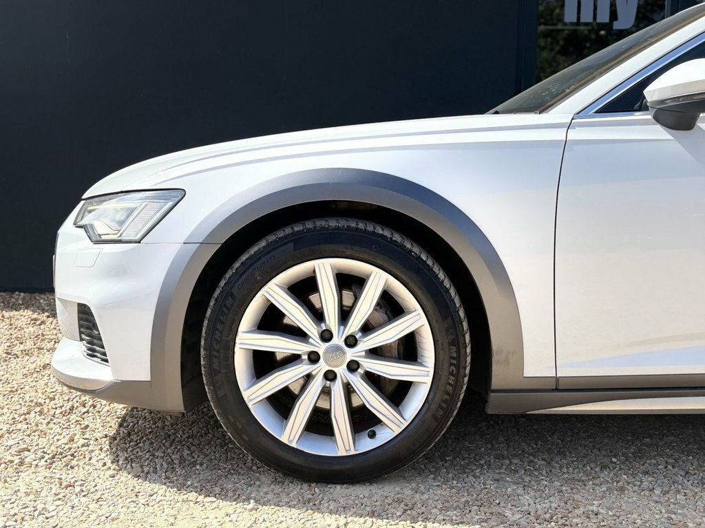 Audi A6 Allroad 3L Sport White #4