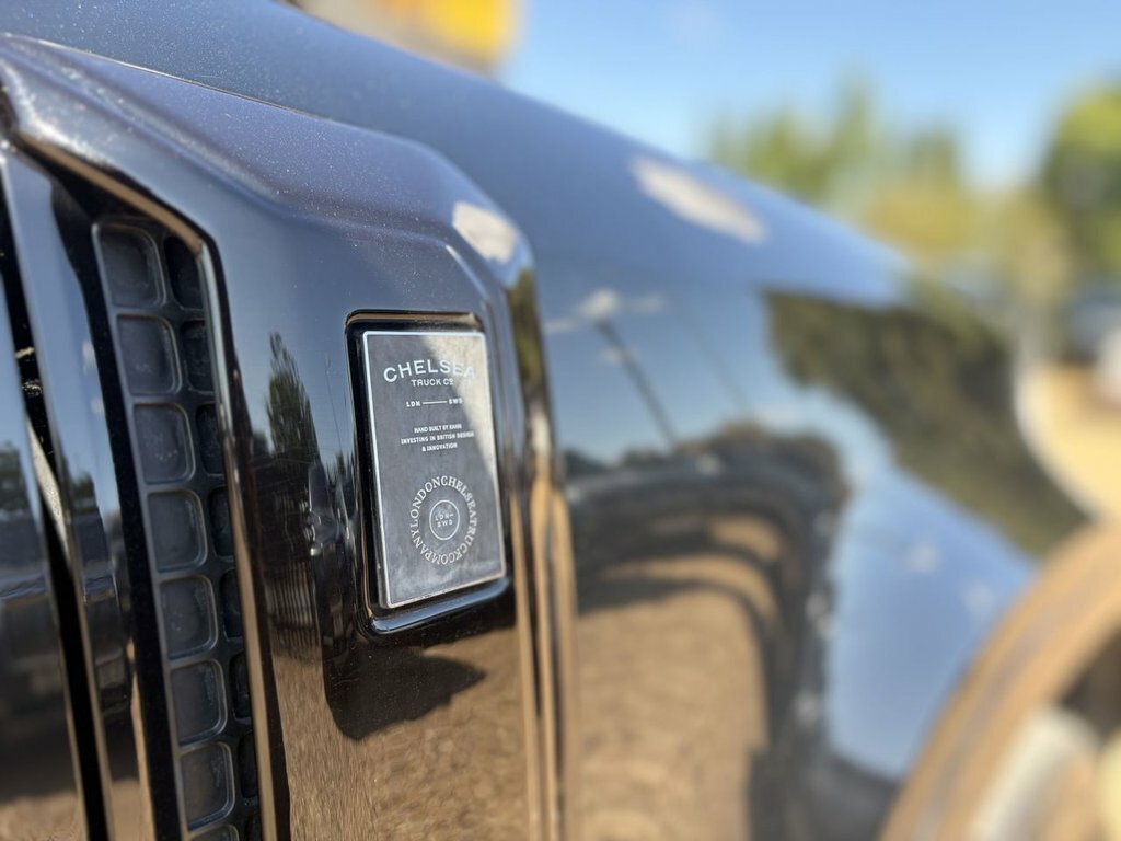 Land Rover Defender 110 3L Xs Edition Black #3