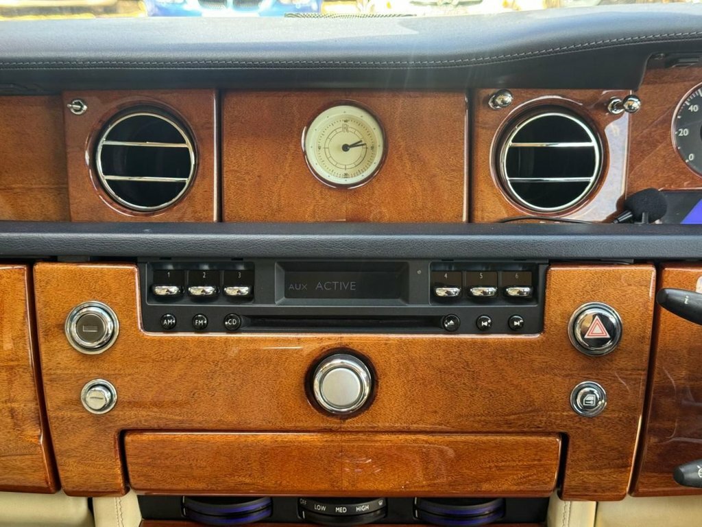 Rolls-Royce Phantom V12 Black #29