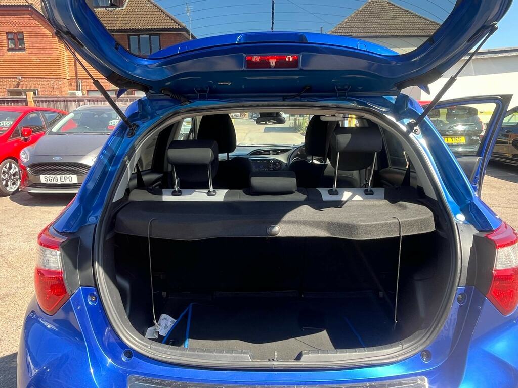 Toyota Yaris 1.3 Vvt-i Sr Silver #21