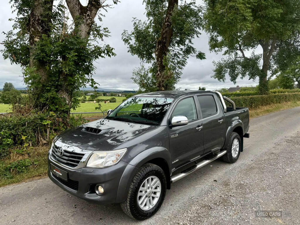 Toyota HILUX Invincible 4X4 D-4d Dcb Red #8