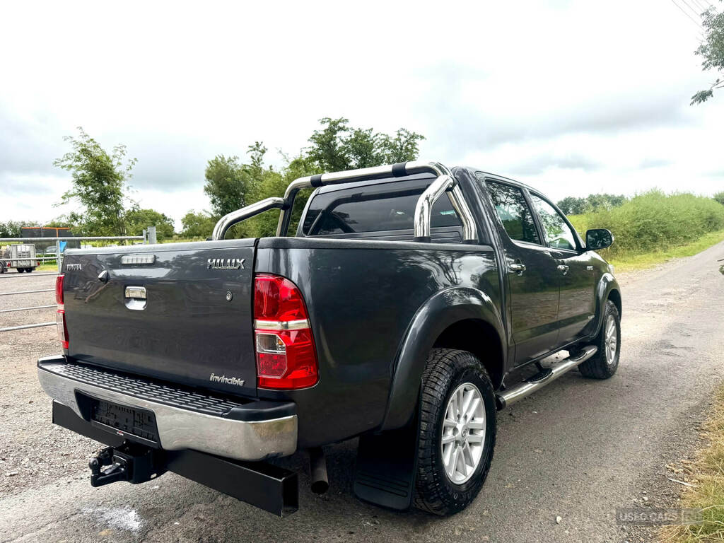 Toyota HILUX Invincible D Cab Pick Up 3.0 D-4d 4Wd 171 Grey #3