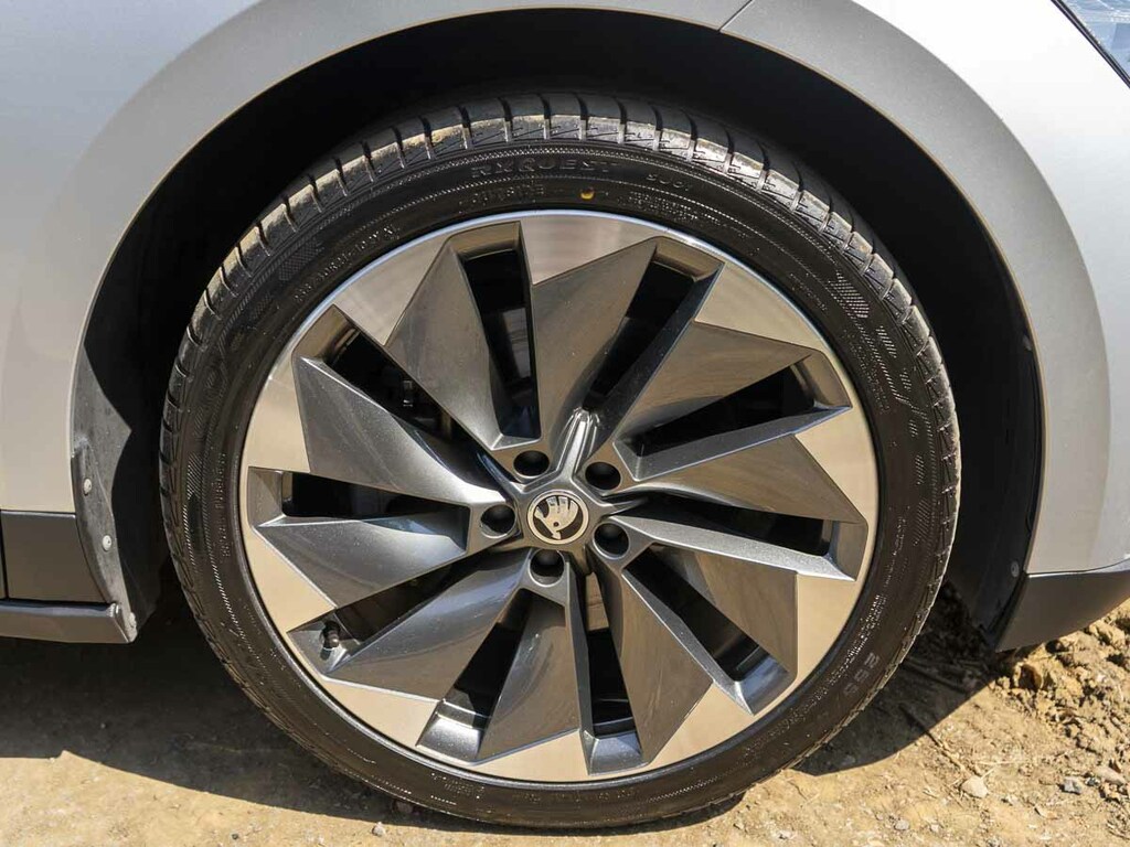 Skoda ENYAQ 132Kw 60 Loft Nav 62Kwh Blue #9