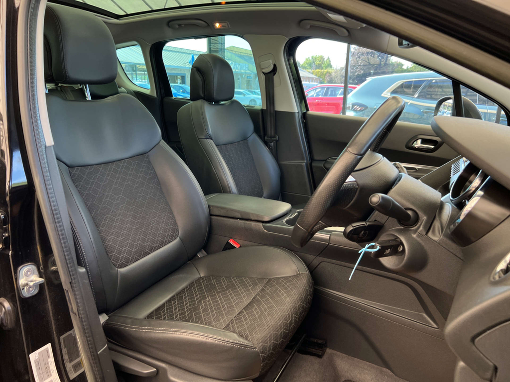 Peugeot 3008 Suv Black #6