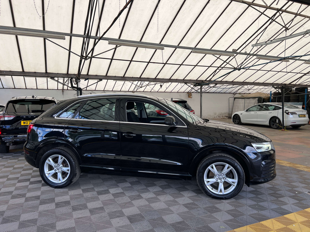 Audi Q3 Suv Black #2
