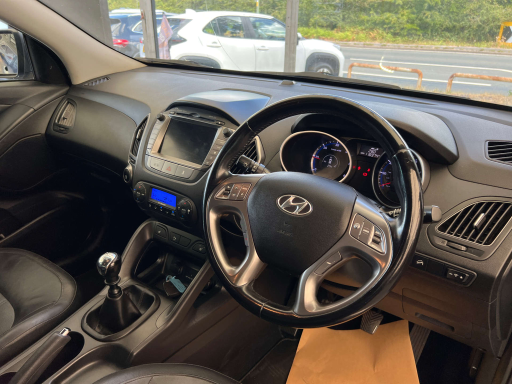 Hyundai Ix35 1.7 Crdi Premium Euro 5 Ss Black #9
