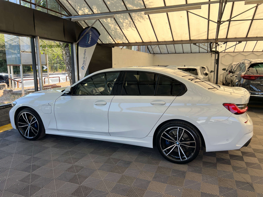 BMW 3 Series 330E M Sport White #4