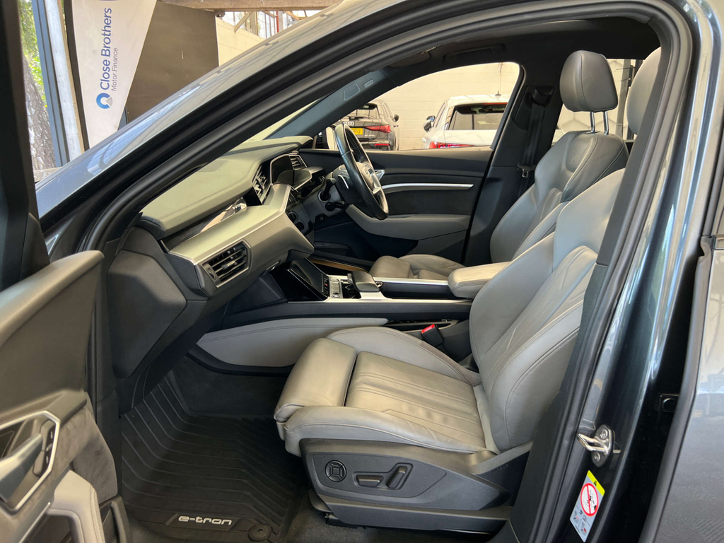 Audi E-tron Tron 50 Sport Quattro 71.2Kwh Suv 2020 White #20